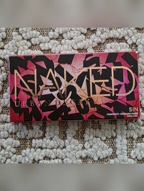 NEW Urban Decay Naked Eyeshadow Palette - Sin